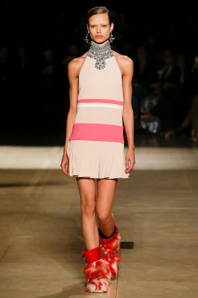 Look 50